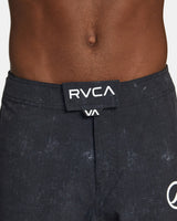 Shoyoroll RVCA Ruotolo 17" Technical Training Shorts  • Black • 34 • BRAND NEW