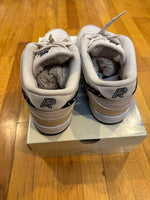 Albino and Preto Nike SB Dunk Low • Fossil/Black Sail • 10.5 • BARELY USED