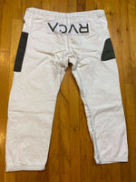 Shoyoroll Batch 38 RVCA • White • A1L • GENTLY USED